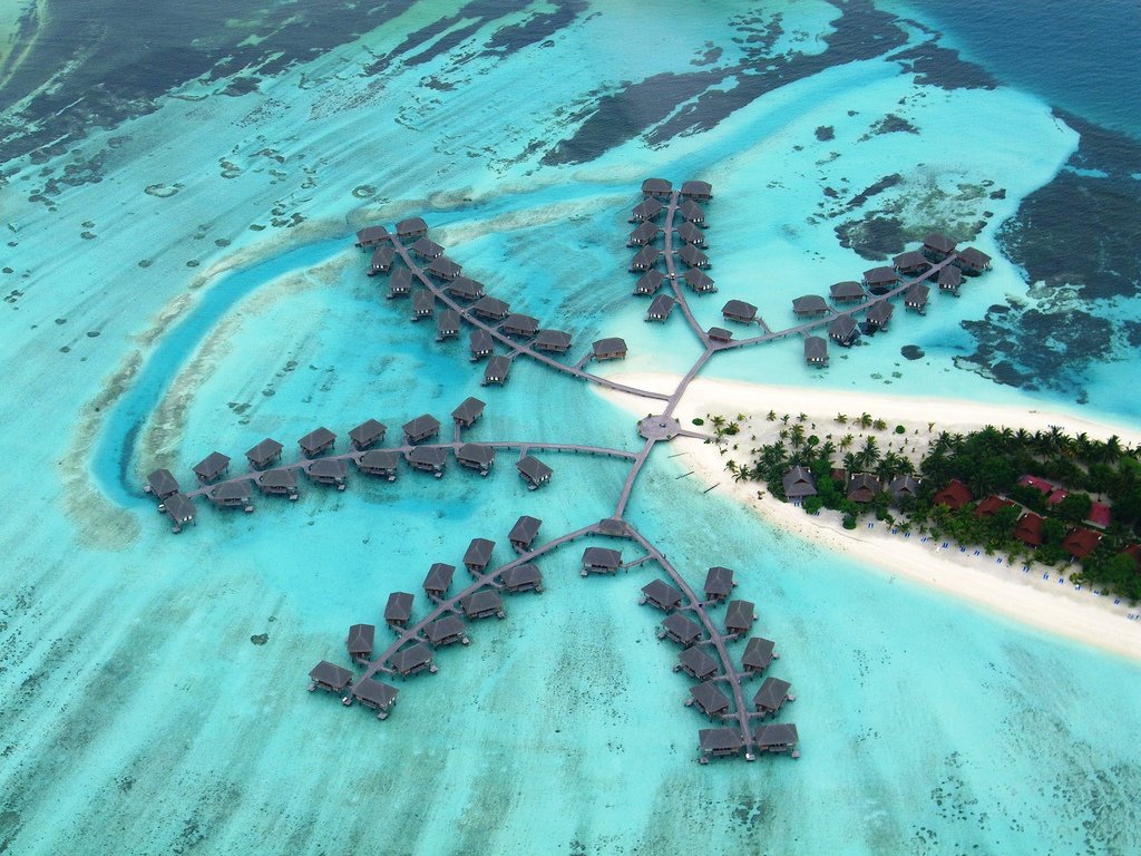 Worlds-beautiful islands-maldives island.jpg