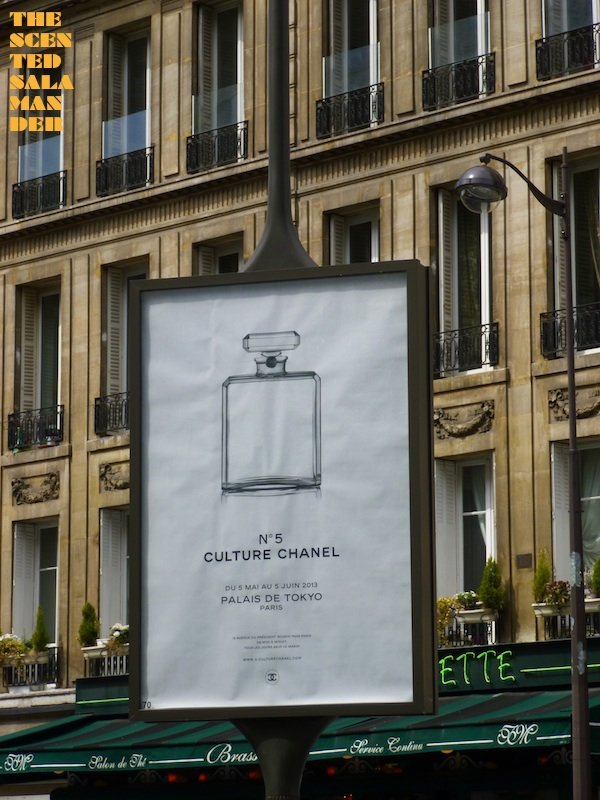 Paris_Street_Advertising_Chanel_No5_Exhibition_BLOG.jpg